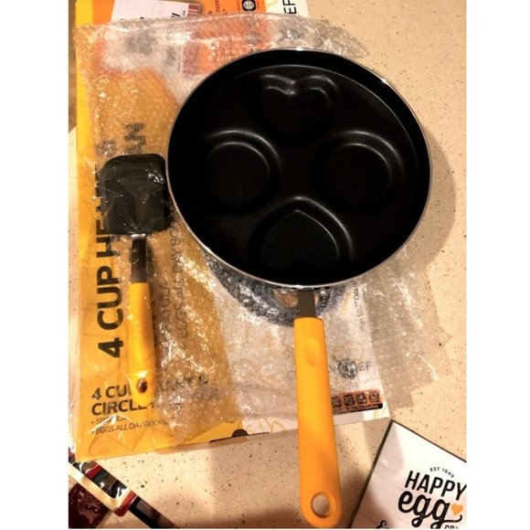 NIB Valentines Heart cup pan w/ spatula - Picture 2 of 2